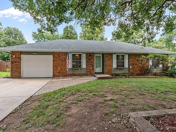 2nd image of 107 N Drenda Avenue