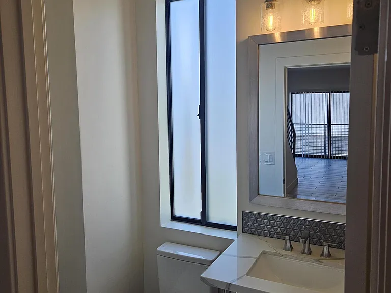 264 S Roosevelt St — Photo 13