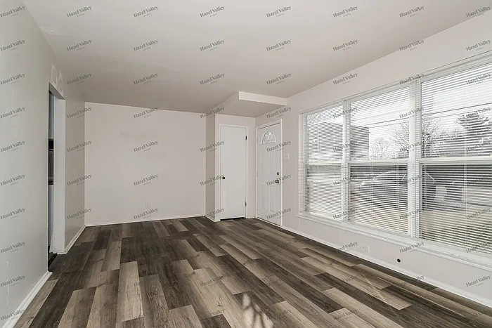 4305 Washington St — Photo 5