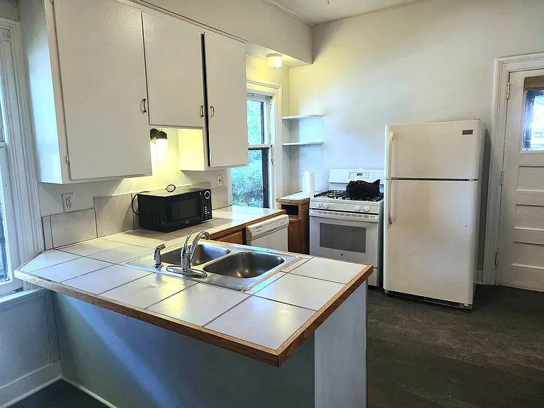 317 Fulton St E #1 — Photo 8