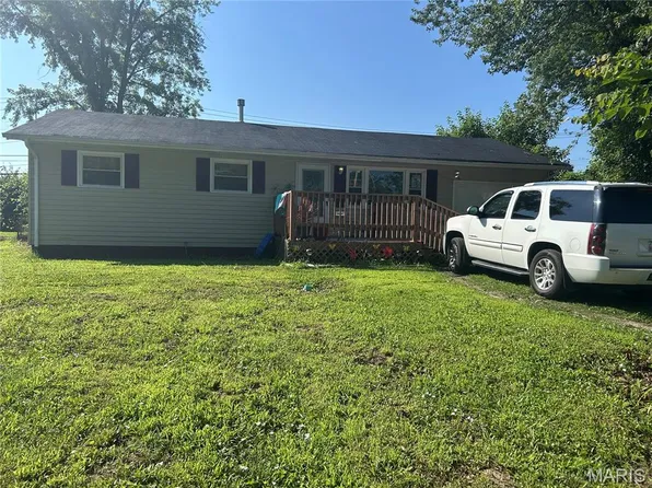 110 Miskell Blvd, Cahokia, IL 62206