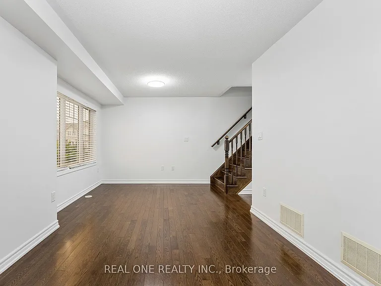 30 Henneberry Ln — Photo 19