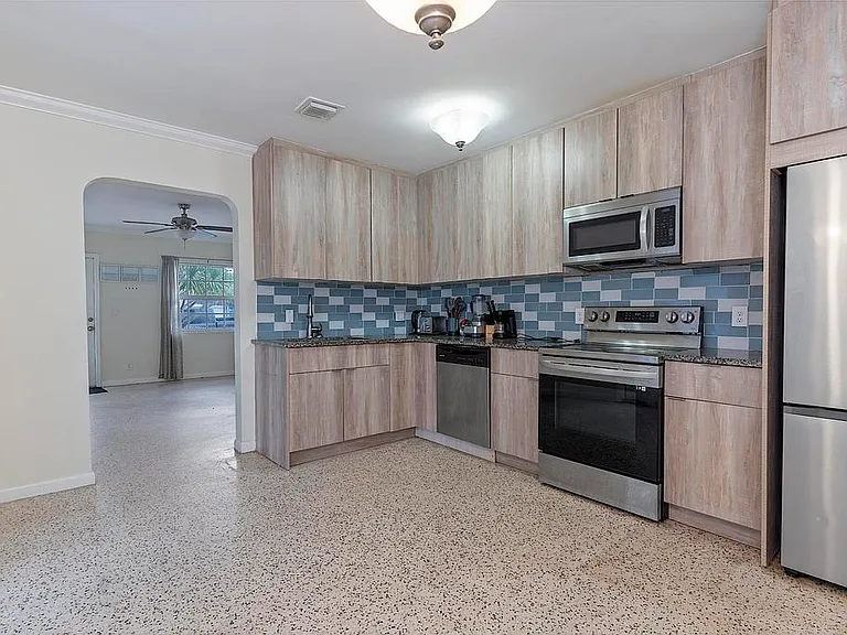 802 N J St — Photo 7