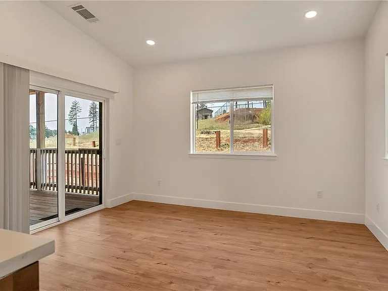 5655 Cathy Ln — Photo 10