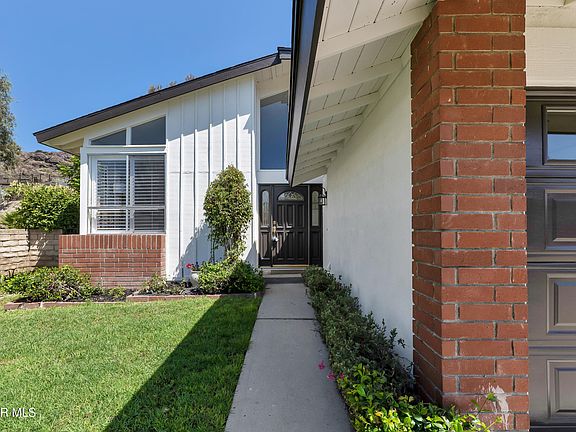 4th image of 469 Raindance St