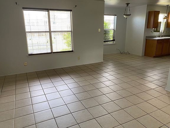 5th image of 3507 Westview Dr