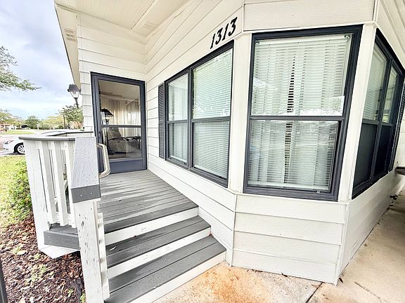 3rd image of 1313 Calle Del Sol Cir