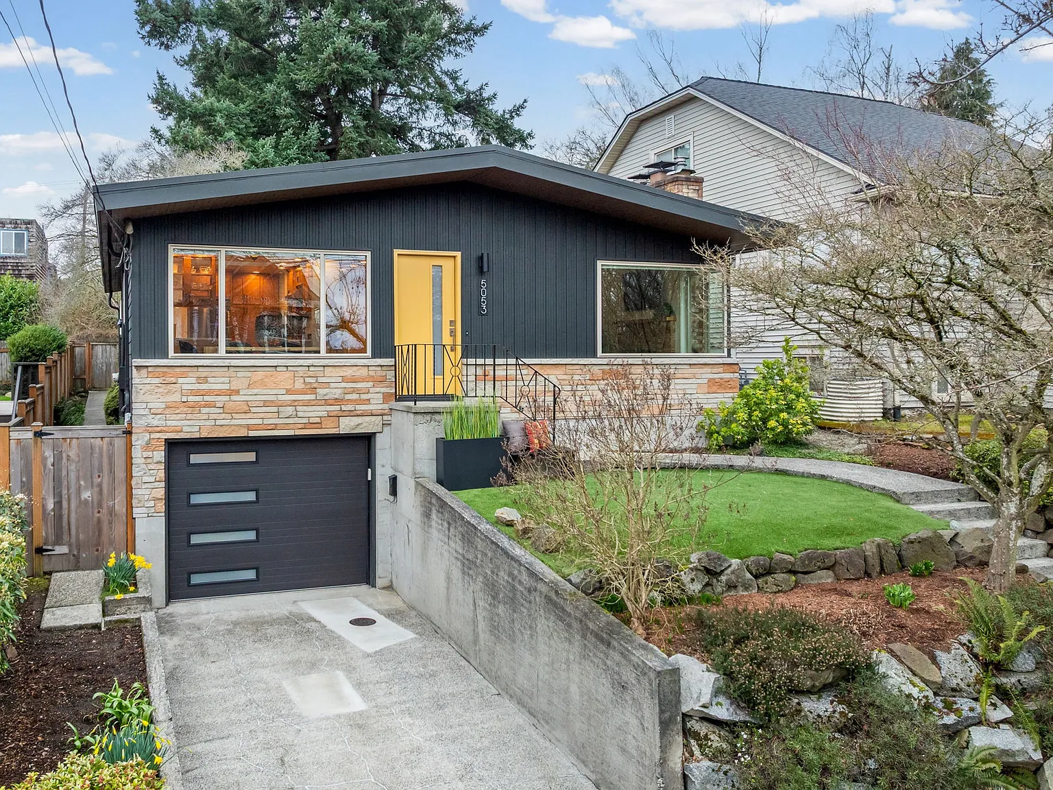 5053 36th Ave NE — Photo 1