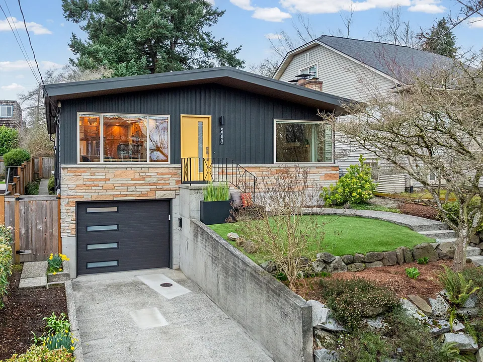 5053 36th Ave NE