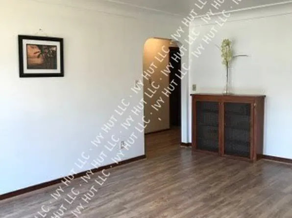 24 Auburn Way S, Auburn, WA