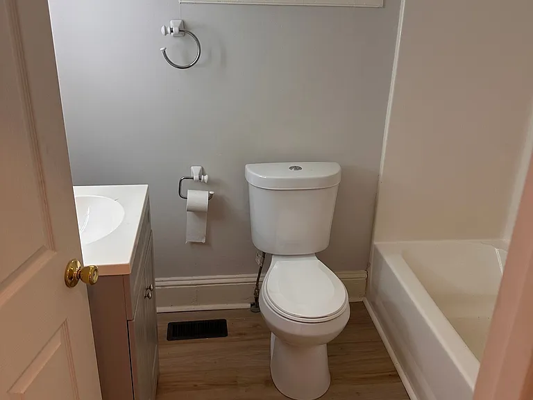 125 Lee Ave — Photo 10