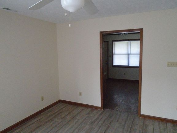 4th image of 5927 Notblake Ave