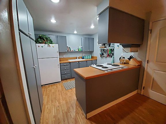 3rd image of 1529 NE Clearview Way