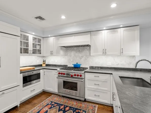 15 Hancock St #1, Boston, MA 02114