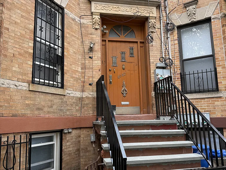 60-82 Catalpa Ave #2B — Photo 19