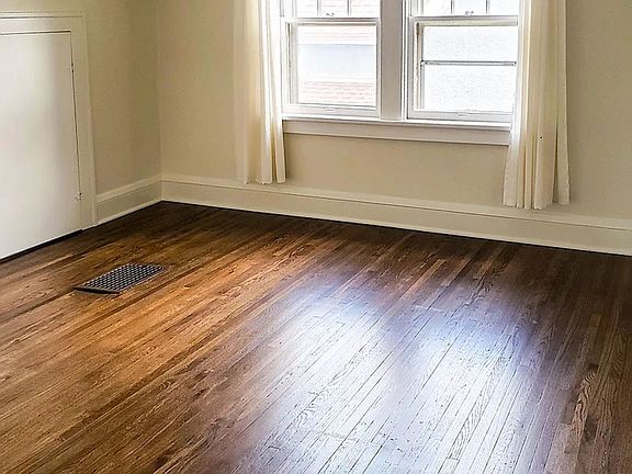 4th image of 2107 Grand St NE #1