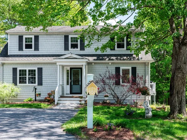 110 W Shore Dr, Ashburnham, MA 01430