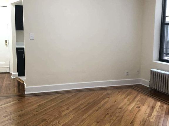 5th image of 2841 34th St APT 32
