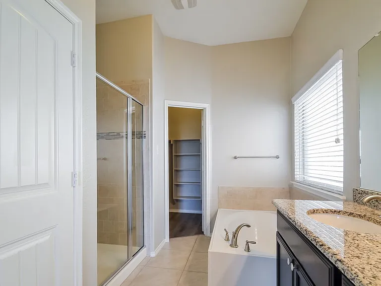 1805 Lake Pine Dr — Photo 10