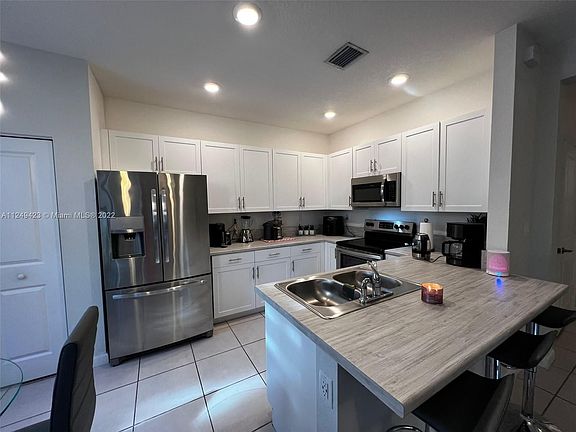 3rd image of 21448 NE 2nd Ct #21448