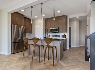 86 SW Agate Rd, Cochrane, AB T4C 3B9