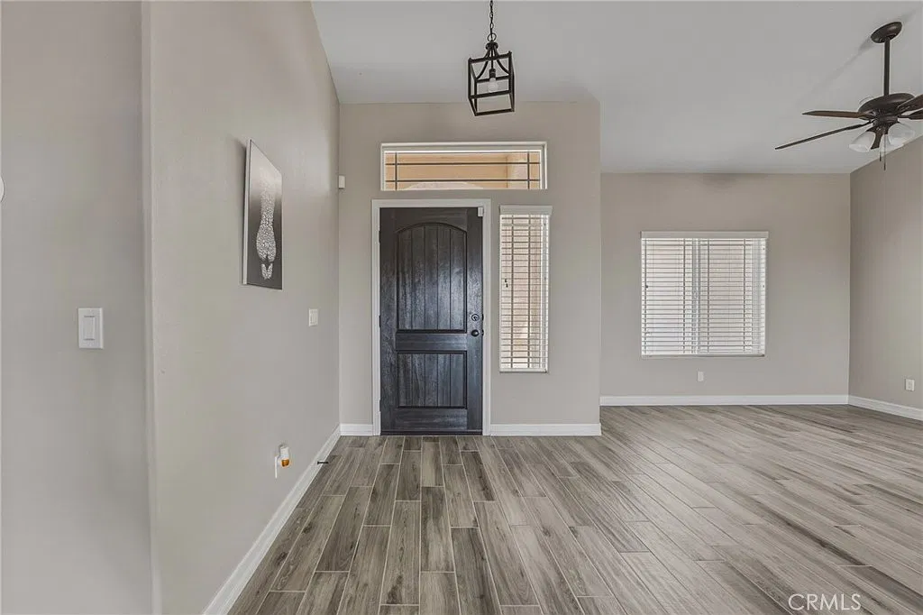 4 bed, 2537 sqft, $3,450 — Photo 3