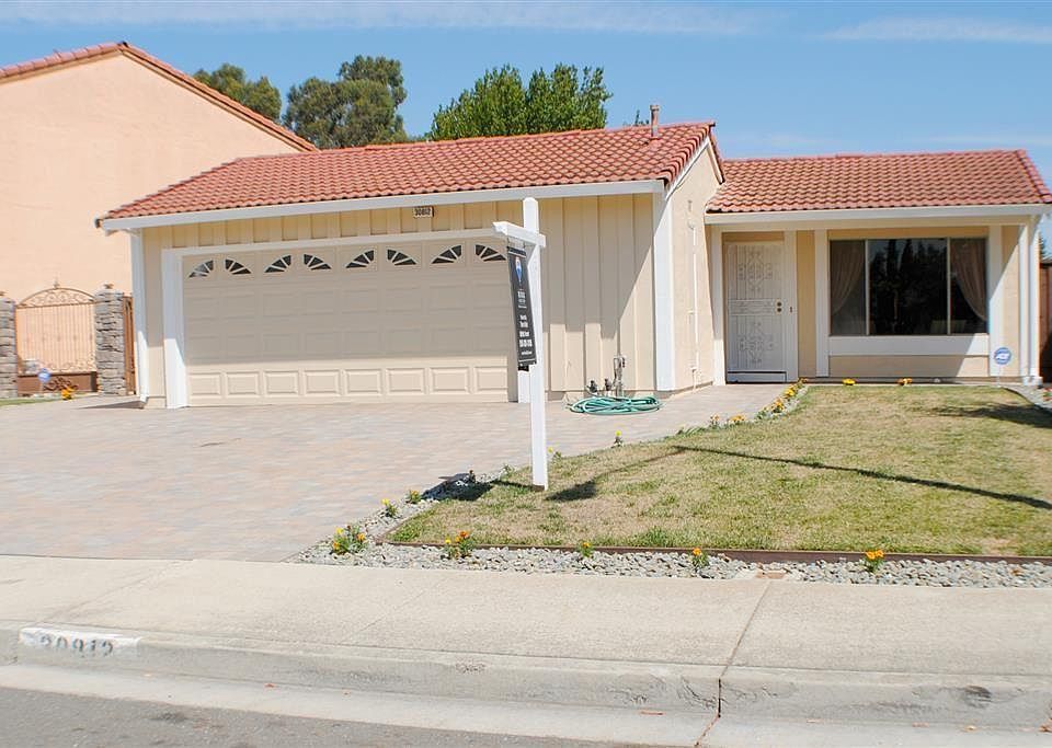 1st image of 30812 Periwinkle Dr