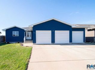 6601 E 49th St, Sioux Falls, SD 57110