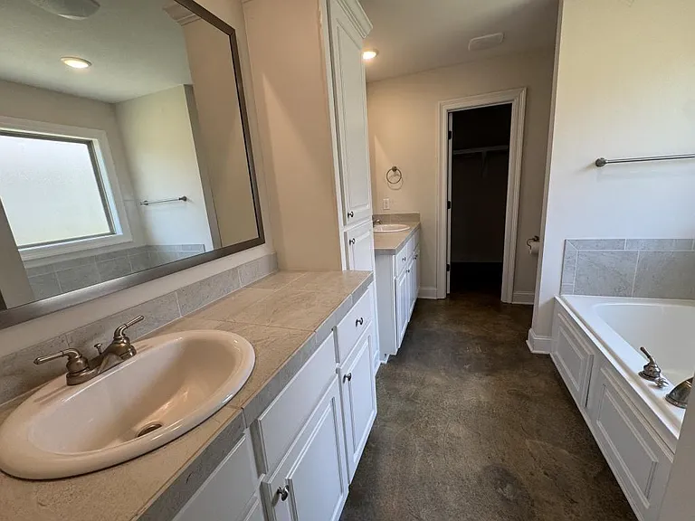 224 Hemingway Cir — Photo 5