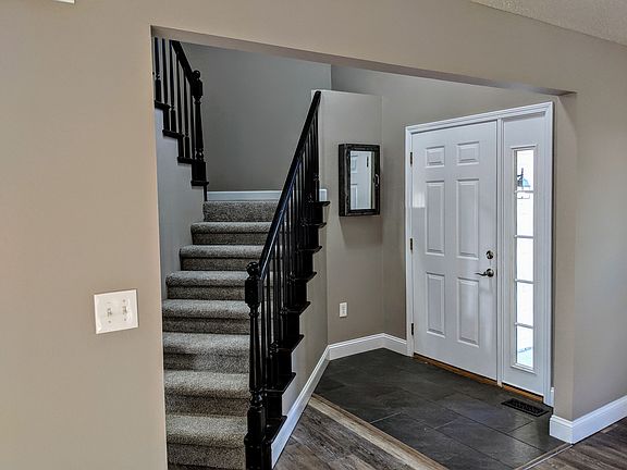 3rd image of 109 Crystal Ln