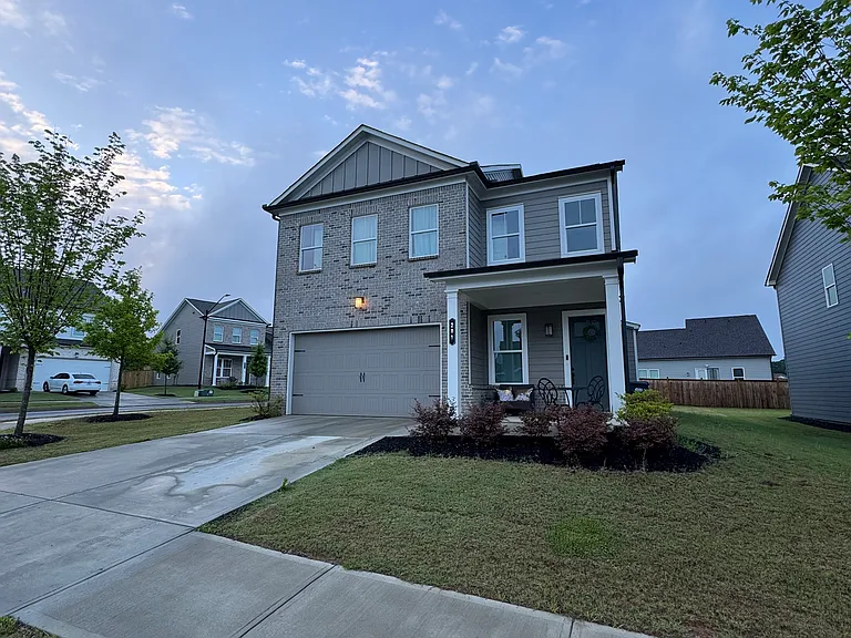 201 Brighton Bend Ln — Photo 2