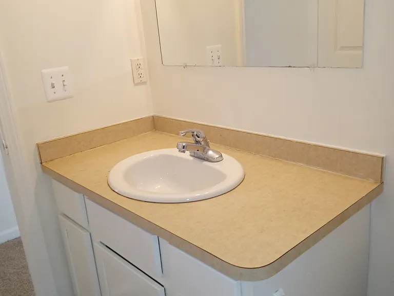17203 Higdon Dr — Photo 2