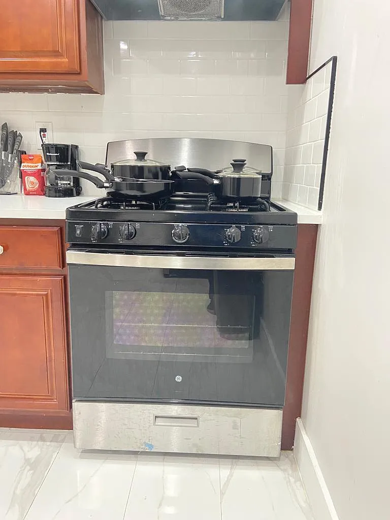 2 bed, 800 sqft, $1,799 — Photo 3