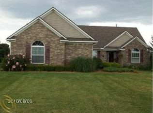88 Persimmon Dr, Oxford, MI