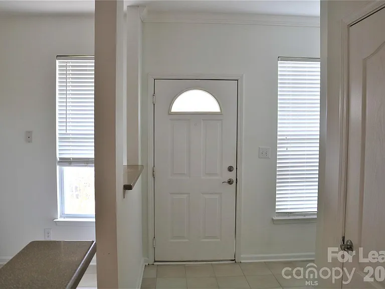 15232 Coventry Court Ln — Photo 2
