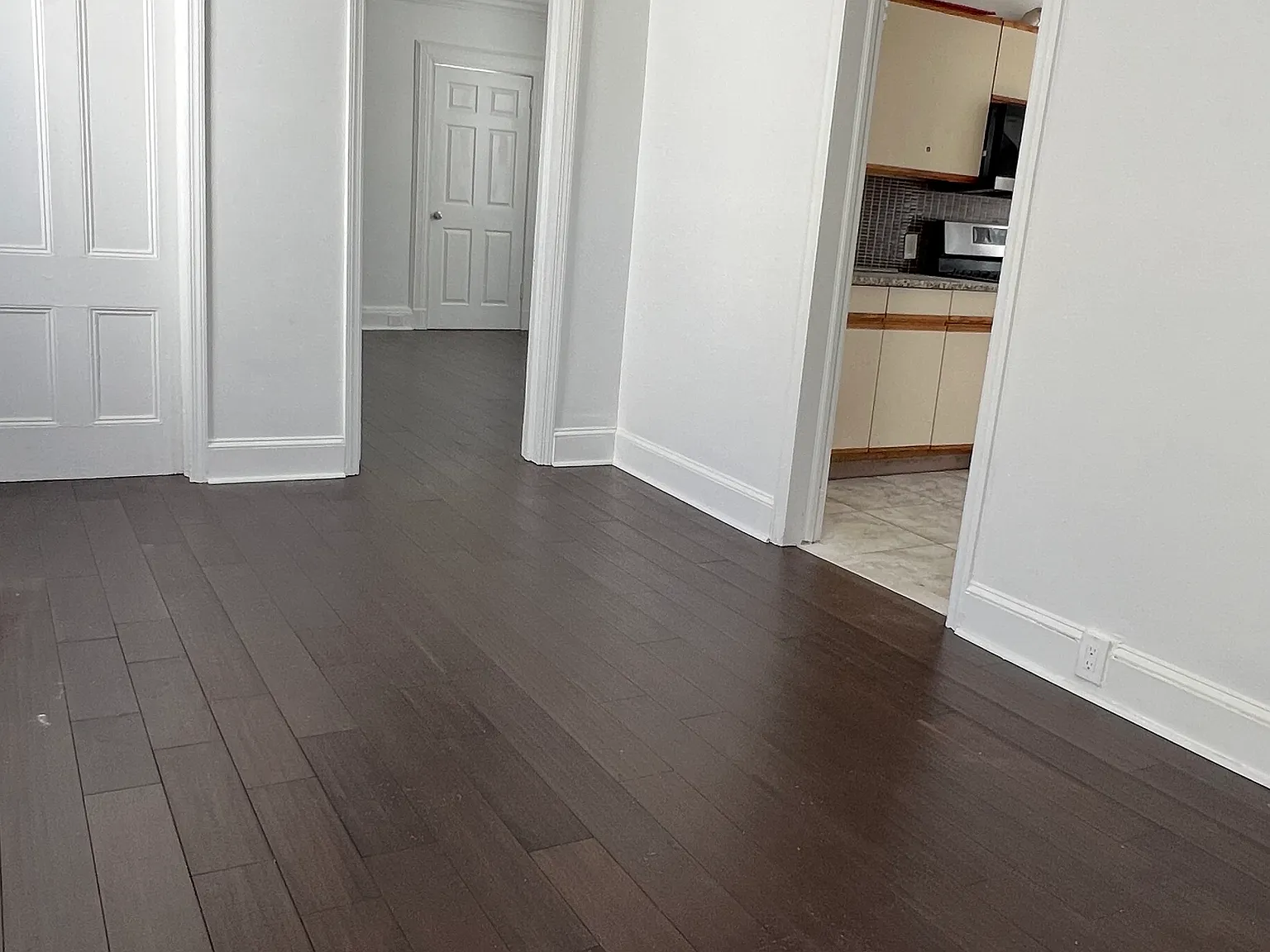 3 bed, 1950 sqft, $3,000 — Photo 3