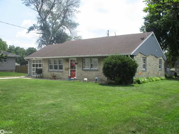 421 W 9th St, Carroll, IA 51401