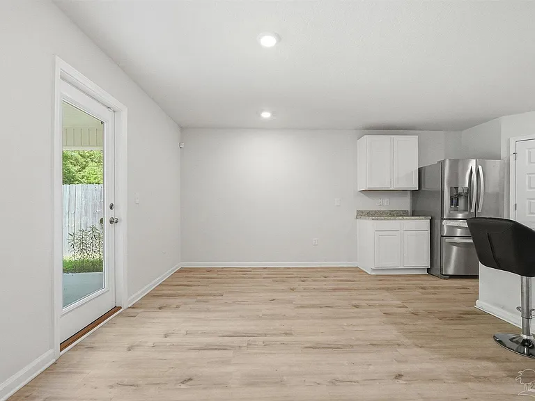 5367 Peach Dr — Photo 29