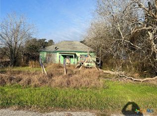 109 Horseshoe Bnd, Goliad, TX 77963
