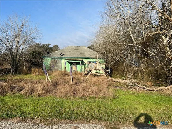 109 Horseshoe Bnd, Goliad, TX 77963