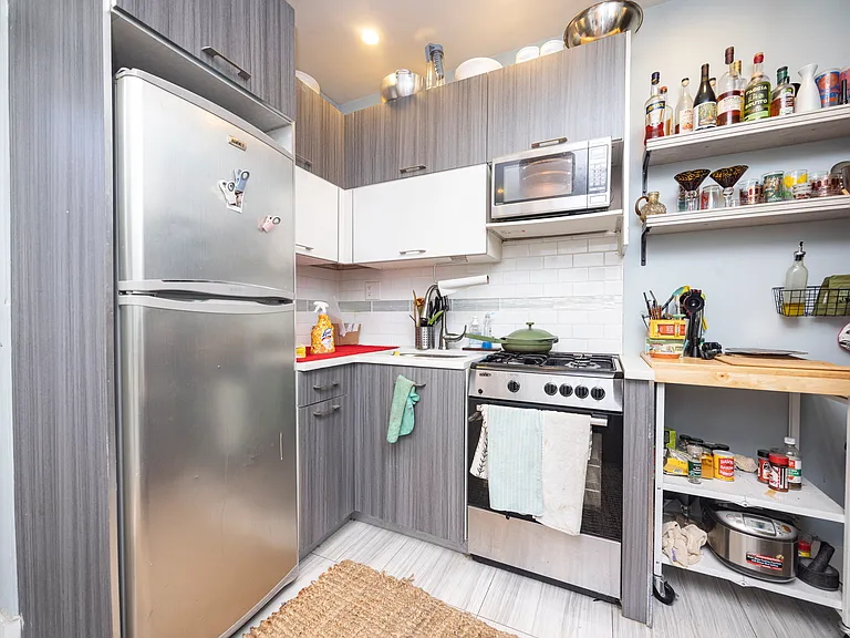 352 Hooper St #1R — Photo 2
