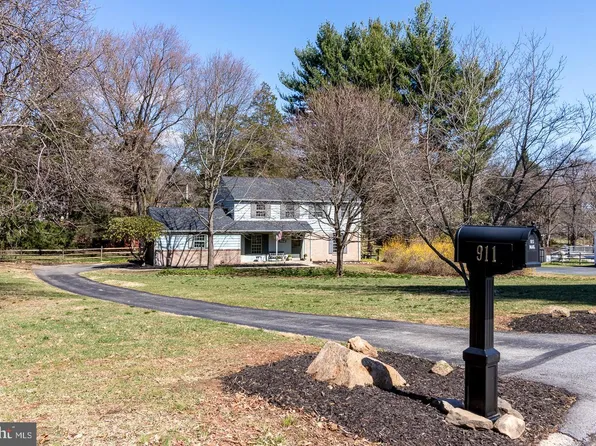 911 Vista Dr, West Chester, PA 19380