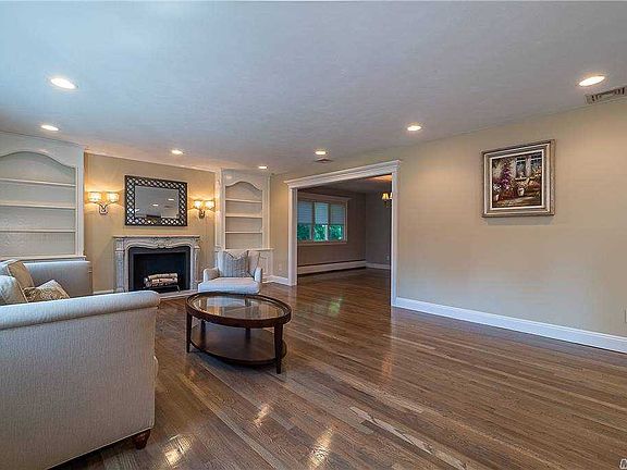 3rd image of 77 Tara Dr