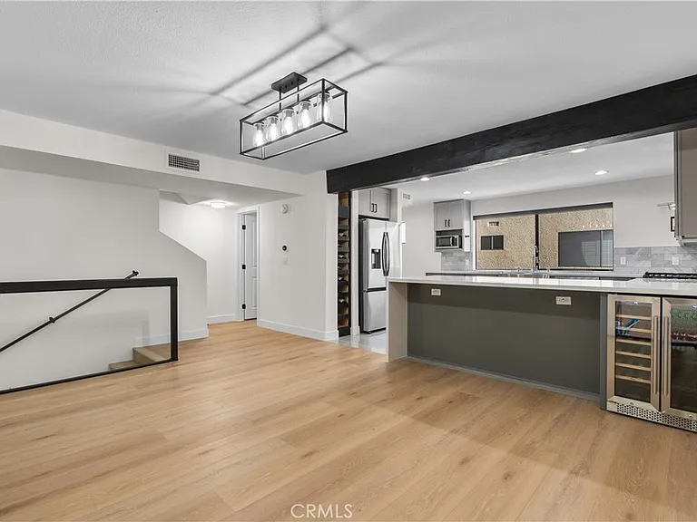 18417 Collins St #D — Photo 16
