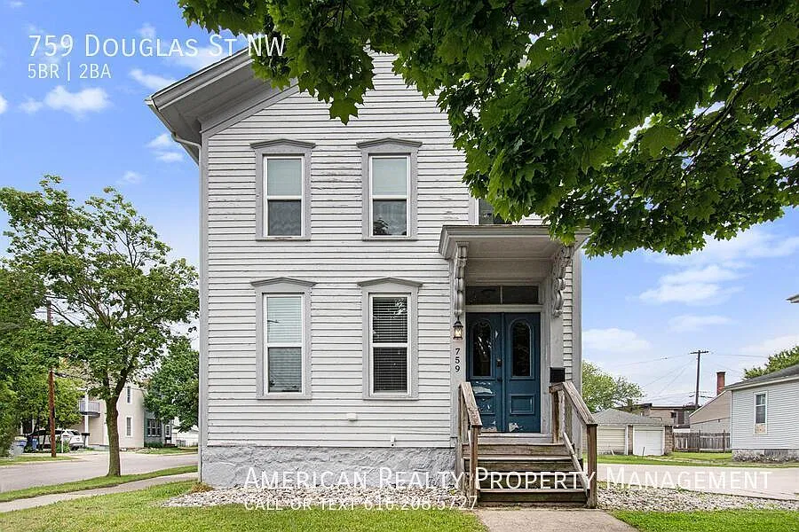 759 Douglas St NW