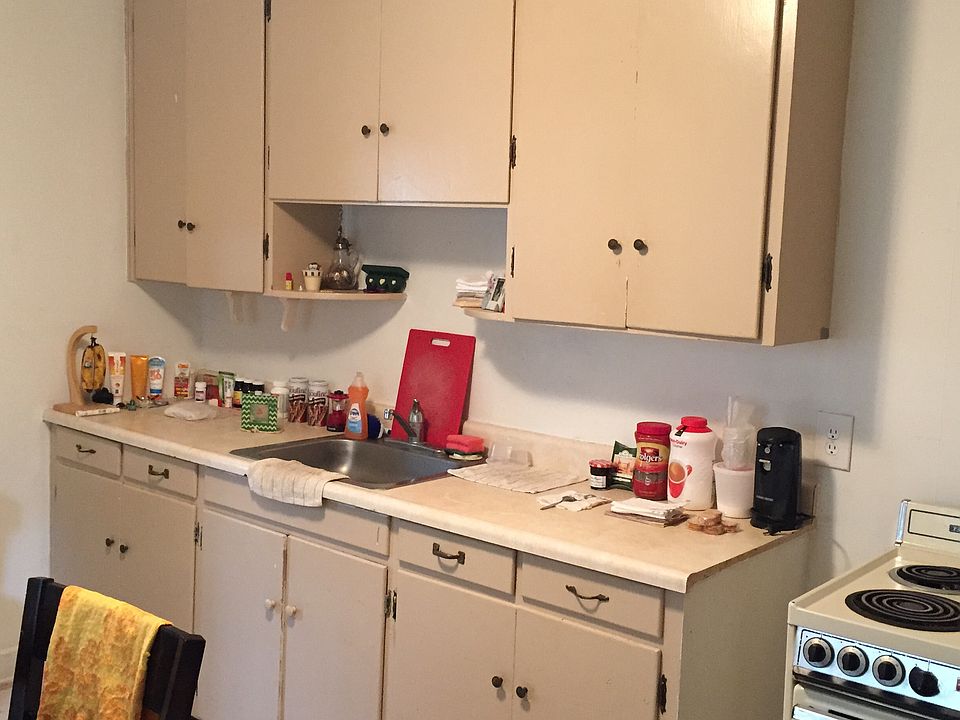 1st image of 930 N 12th St