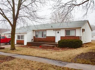 514 6th Ave, Clarence, IA 52216