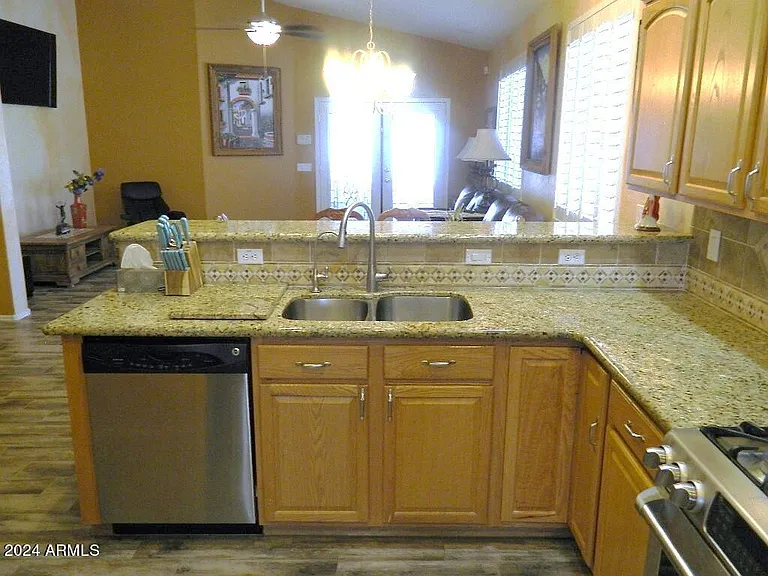 17210 W Elm St — Photo 14