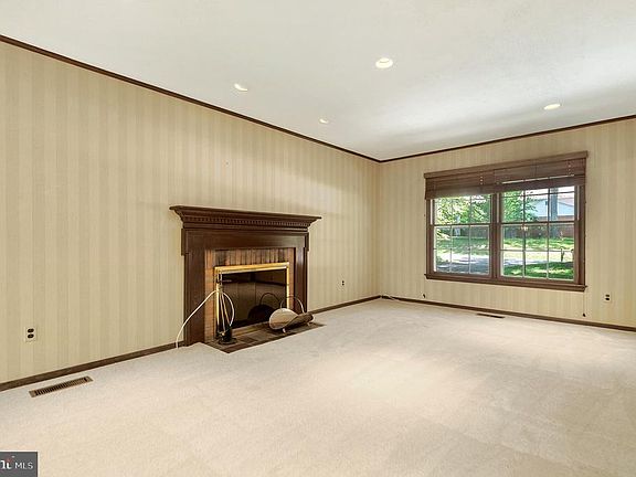 4th image of 7100 Wick Ln