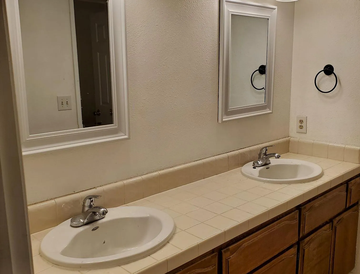 2 bed, 1210 sqft, $1,850 — Photo 4